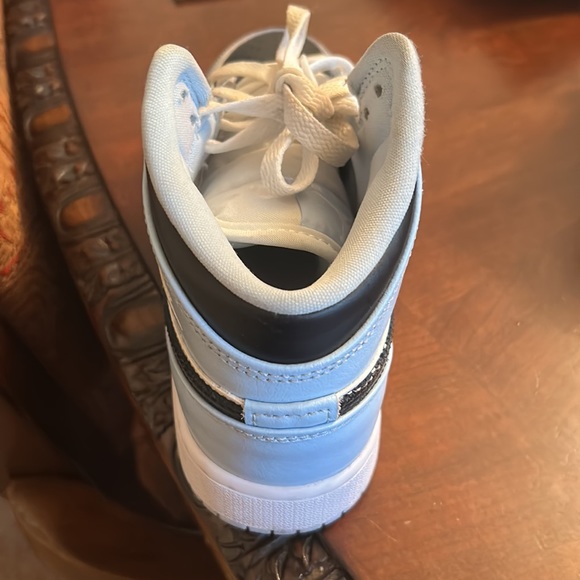 Good condition only one shoe has a crease other than that it’s alright! - Picture 2 of 12